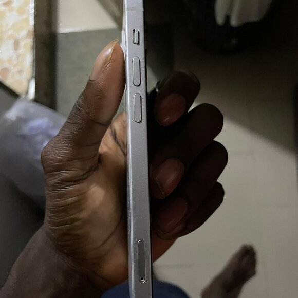 iphone 12 - Picture 4 of 4